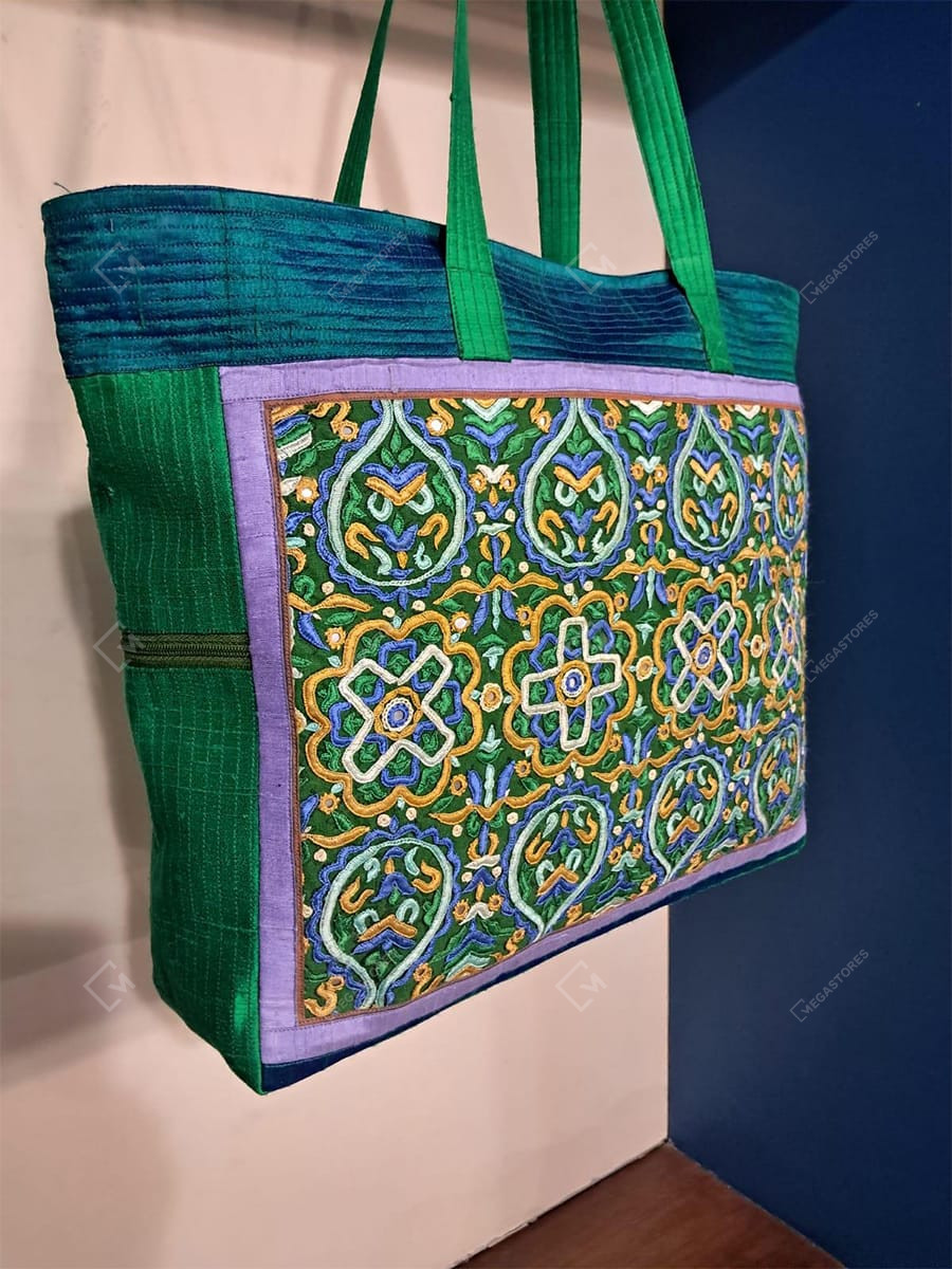 Megastores - Shrujan Pakko Embroidery 13 x 17 inches Dark Green